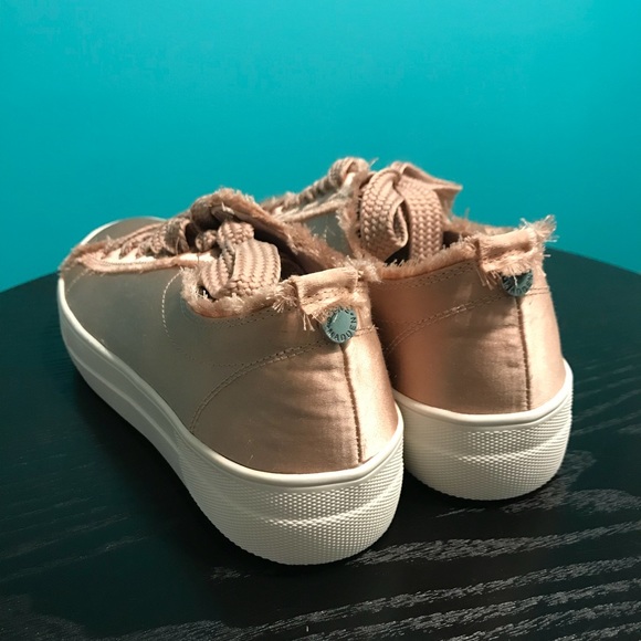 Brand New Steve Madden “Greyla” Sneaker - Size 7.5 - Picture 7 of 7
